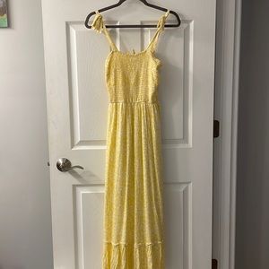 Juniors XS maxi dress